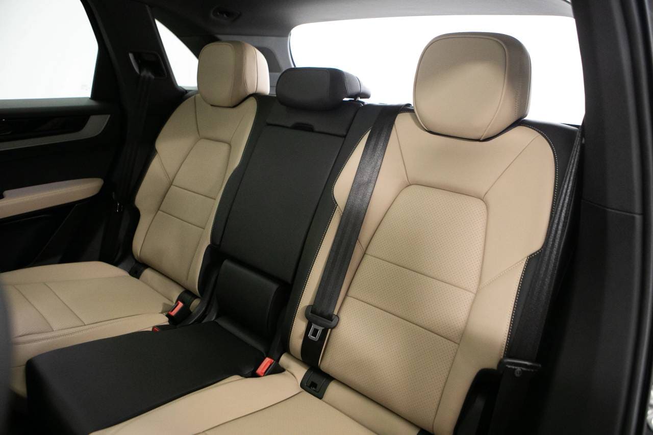 Thumbnail: 2026 Porsche Cayenne - 37