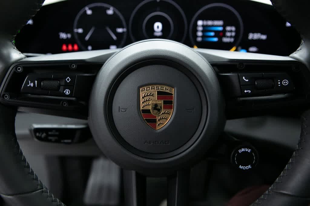 Thumbnail: 2022 Porsche Taycan - 14