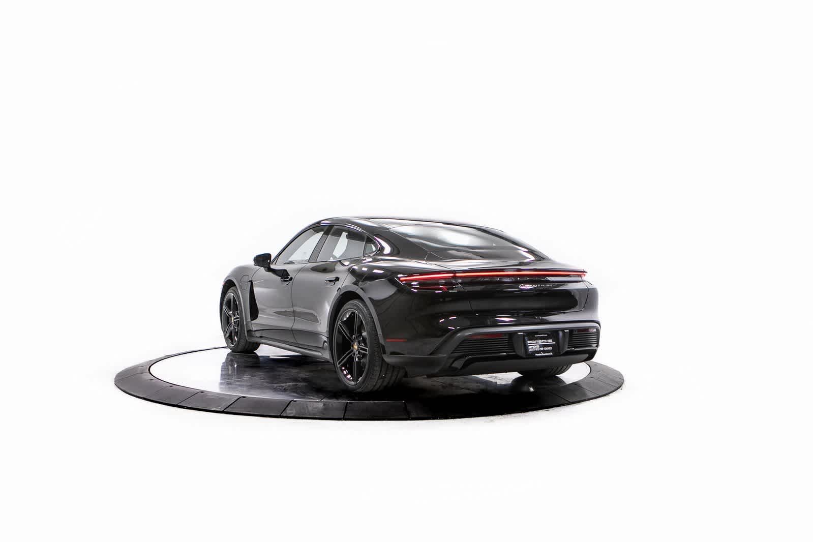 Thumbnail: 2022 Porsche Taycan - 3