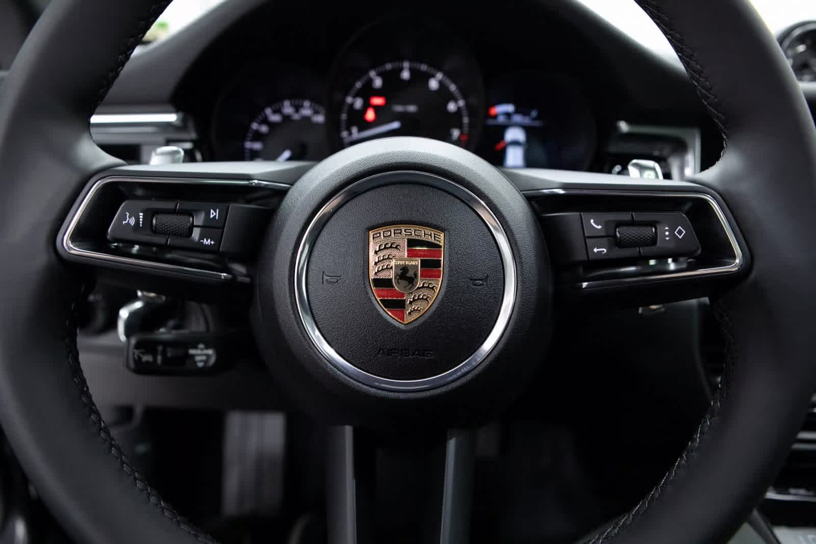 Thumbnail: 2025 Porsche Macan - 14