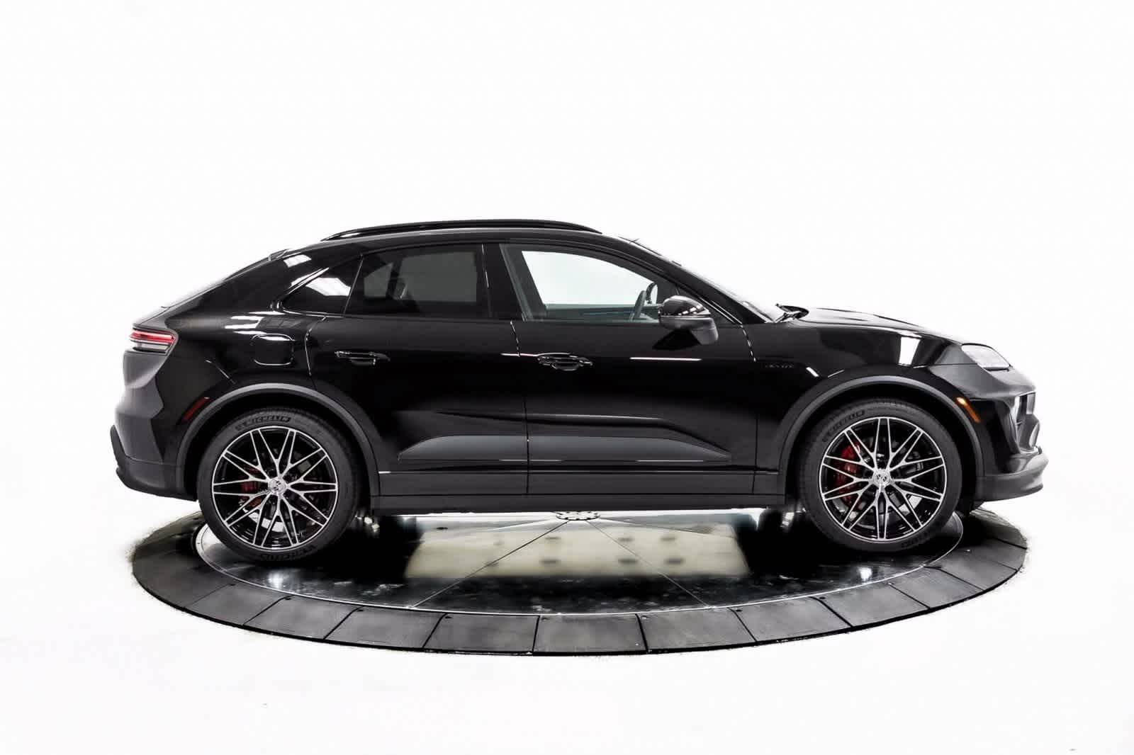 Thumbnail: 2025 Porsche Macan - 8