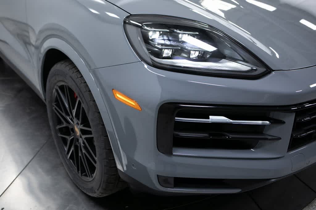 Thumbnail: 2025 Porsche Cayenne - 12