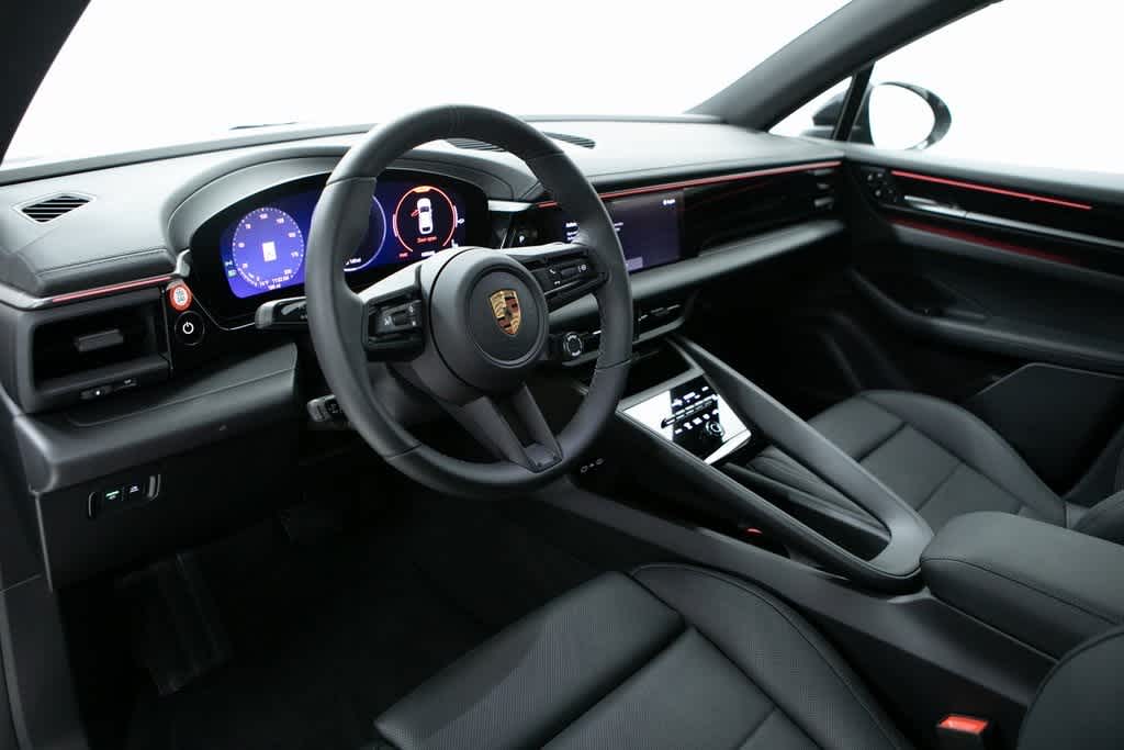 Thumbnail: 2025 Porsche Macan - 4