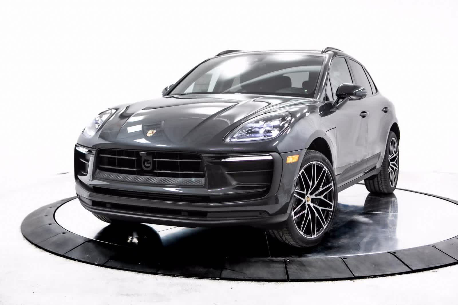 Thumbnail: 2025 Porsche Macan - 1