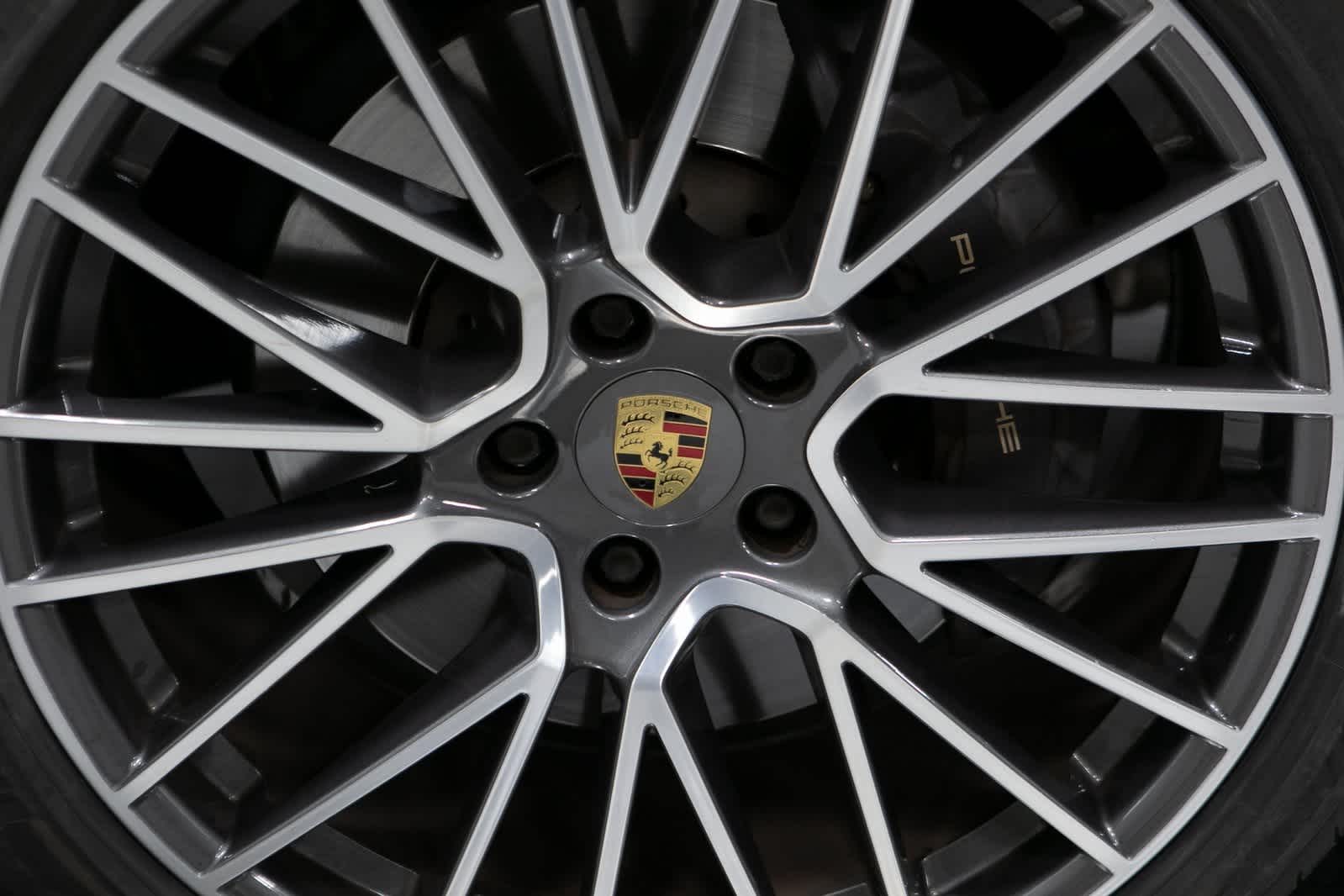 Thumbnail: 2022 Porsche Cayenne - 11