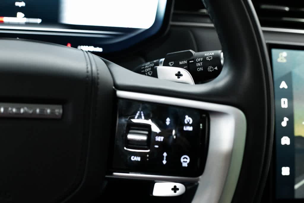Thumbnail: 2023 Land Rover Range Rover - 28