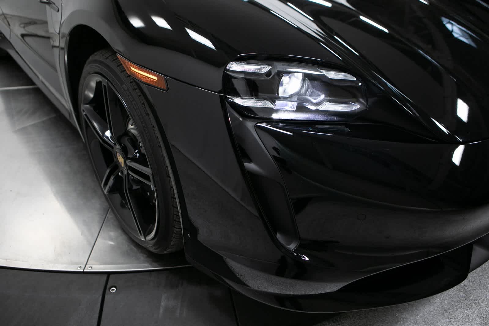 Thumbnail: 2022 Porsche Taycan - 12