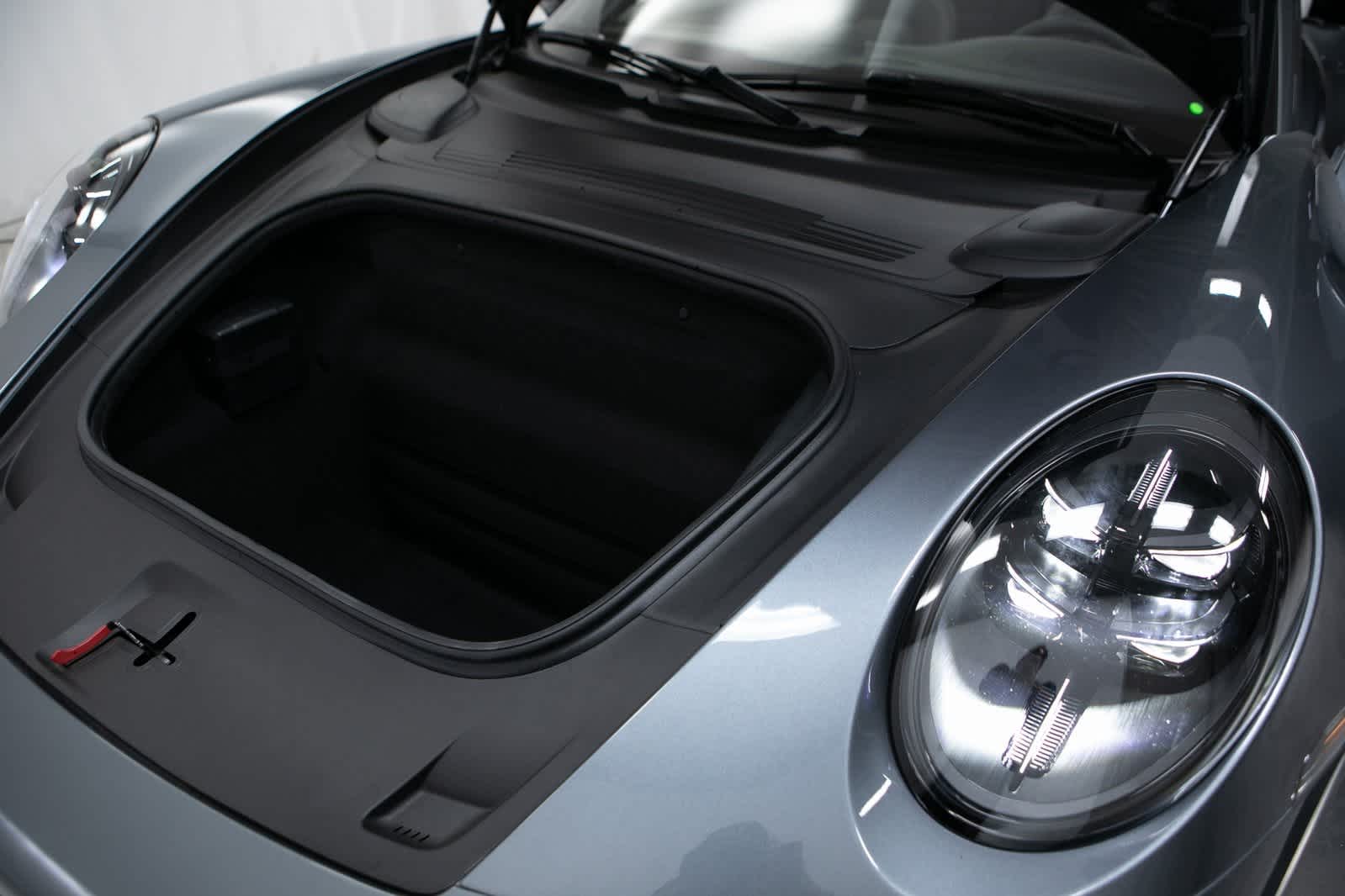 Thumbnail: 2025 Porsche 911 - 29