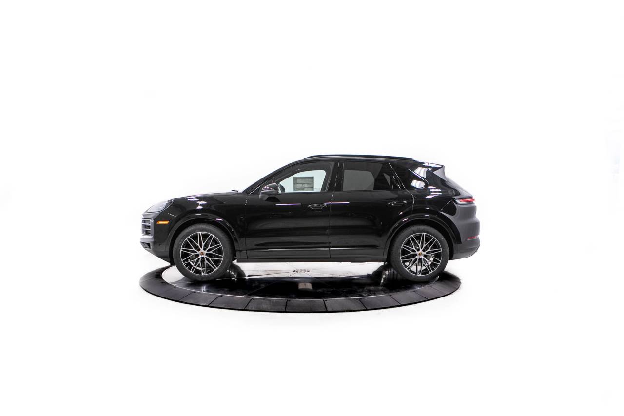 Thumbnail: 2026 Porsche Cayenne - 2