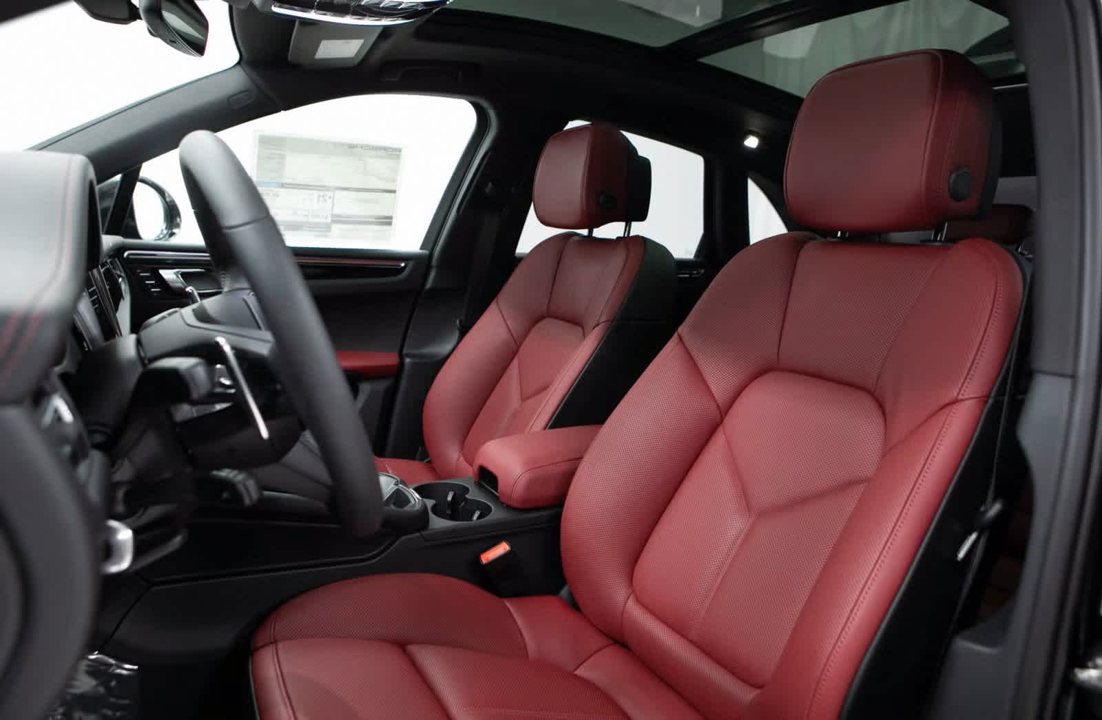 Thumbnail: 2025 Porsche Macan - 5