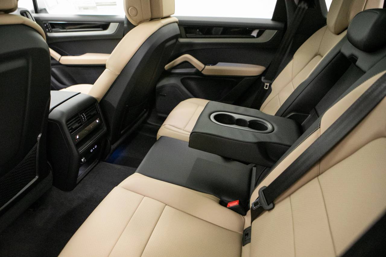 Thumbnail: 2026 Porsche Cayenne - 35