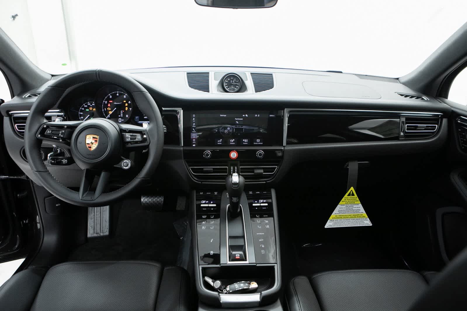 Thumbnail: 2025 Porsche Macan - 13