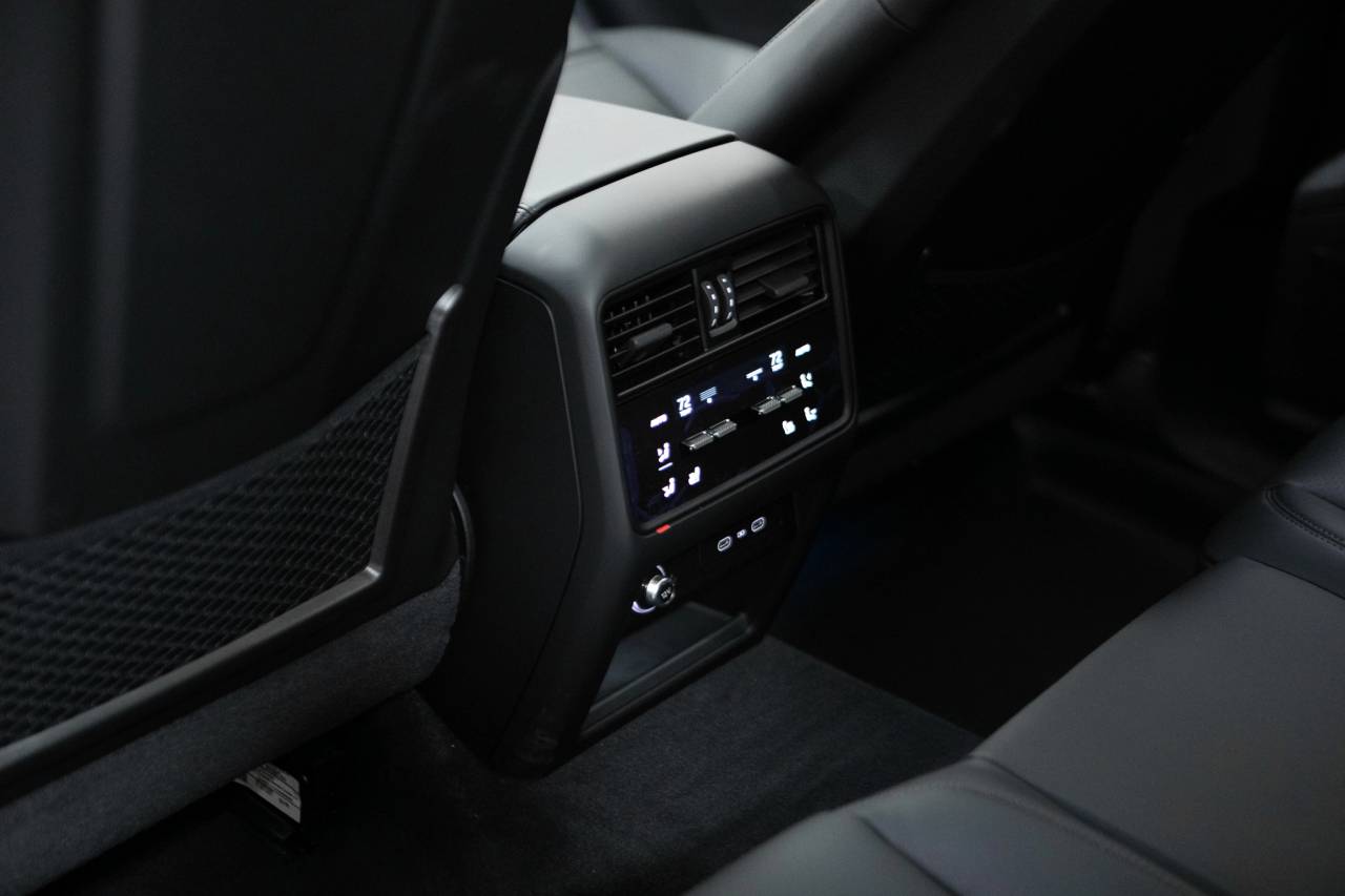 Thumbnail: 2026 Porsche Cayenne - 37