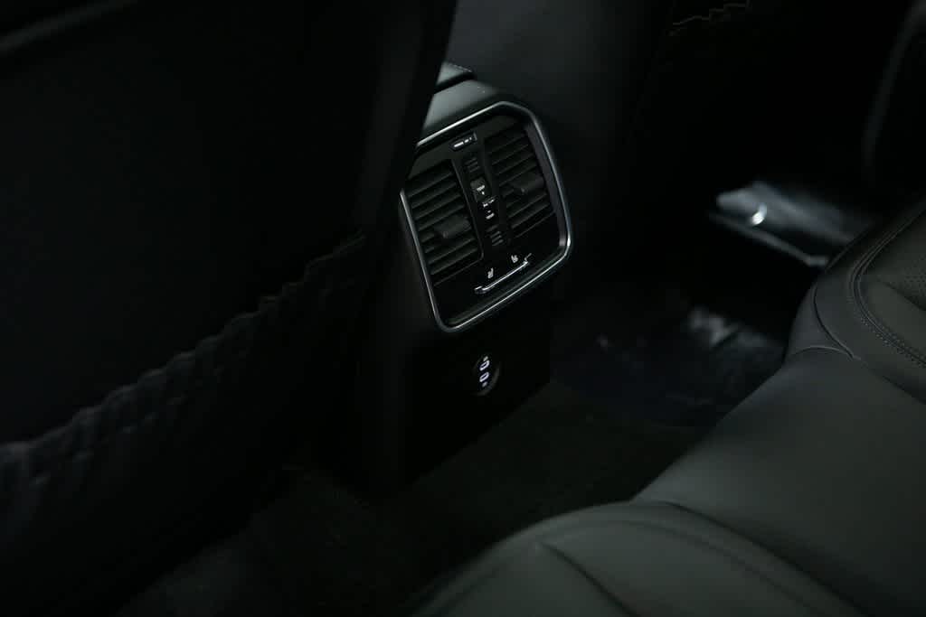 Thumbnail: 2025 Porsche Macan - 34