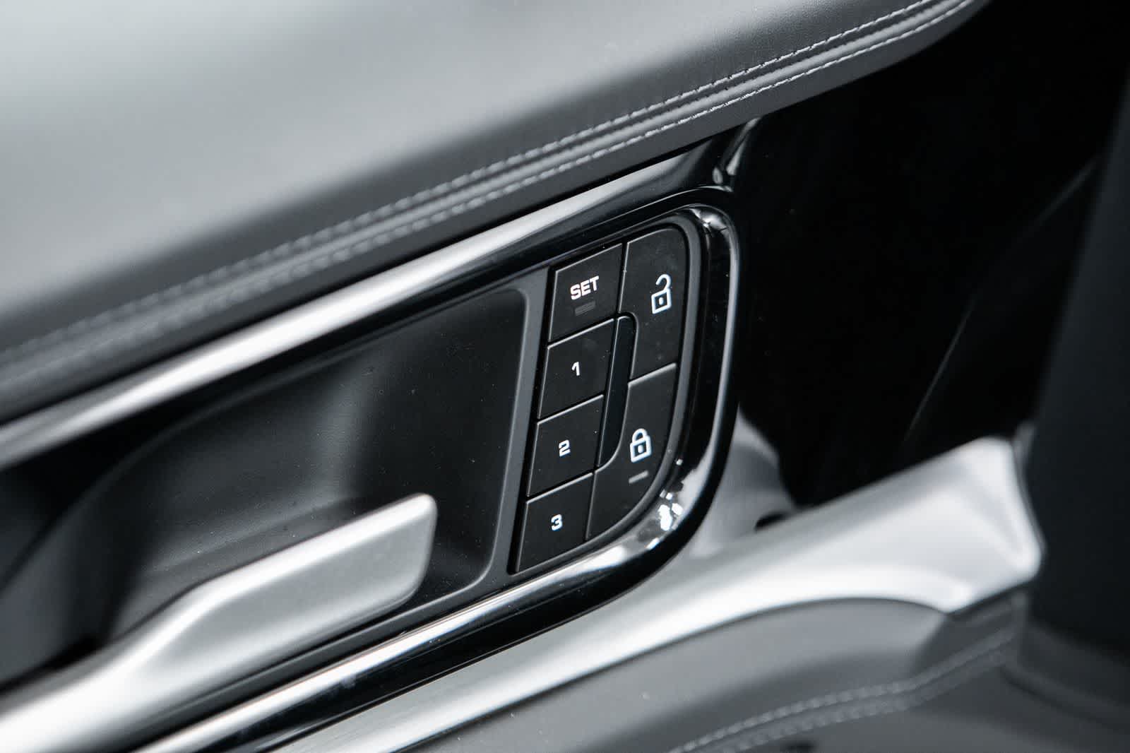 Thumbnail: 2024 Porsche Panamera - 25
