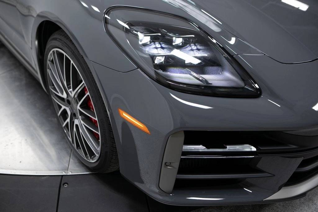 Thumbnail: 2025 Porsche Panamera - 12