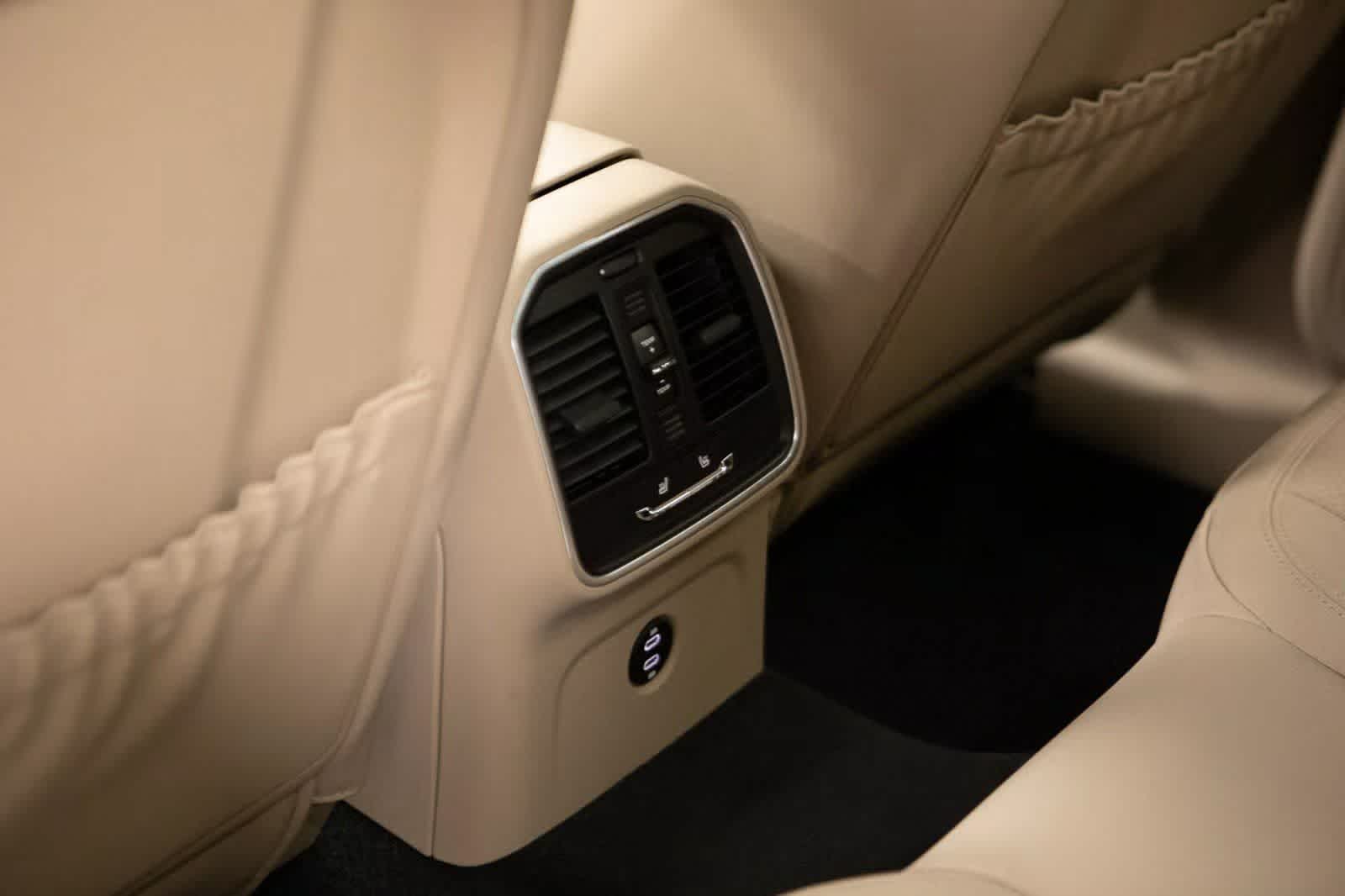 Thumbnail: 2026 Porsche Macan - 29