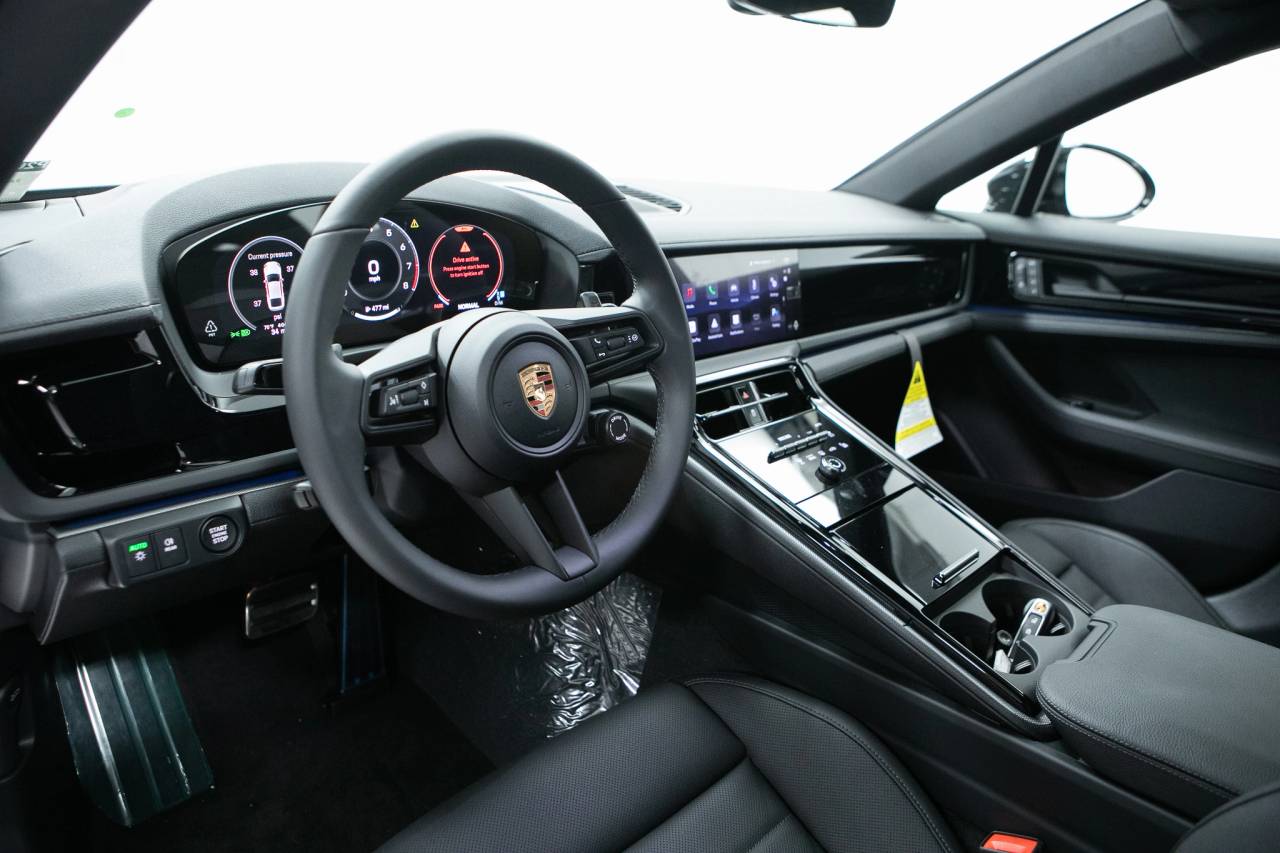 Thumbnail: 2026 Porsche Panamera - 4