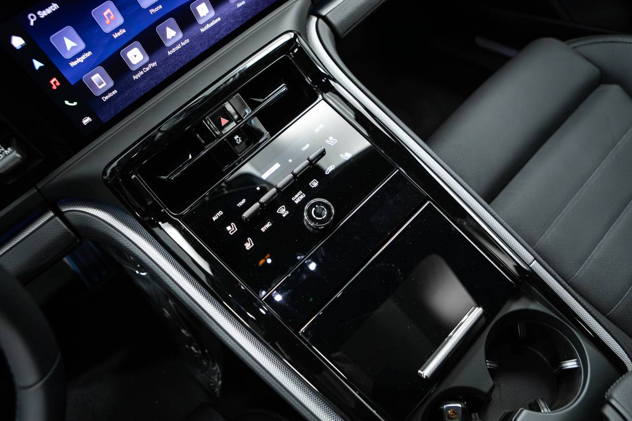 Thumbnail: 2026 Porsche Panamera - 29