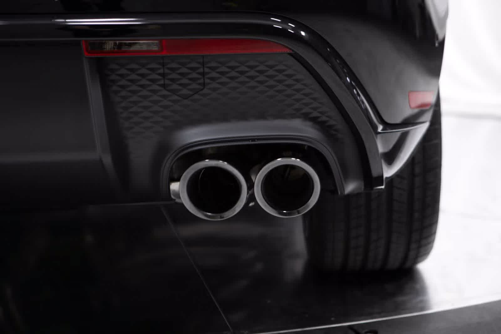 Thumbnail: 2026 Porsche Macan - 20