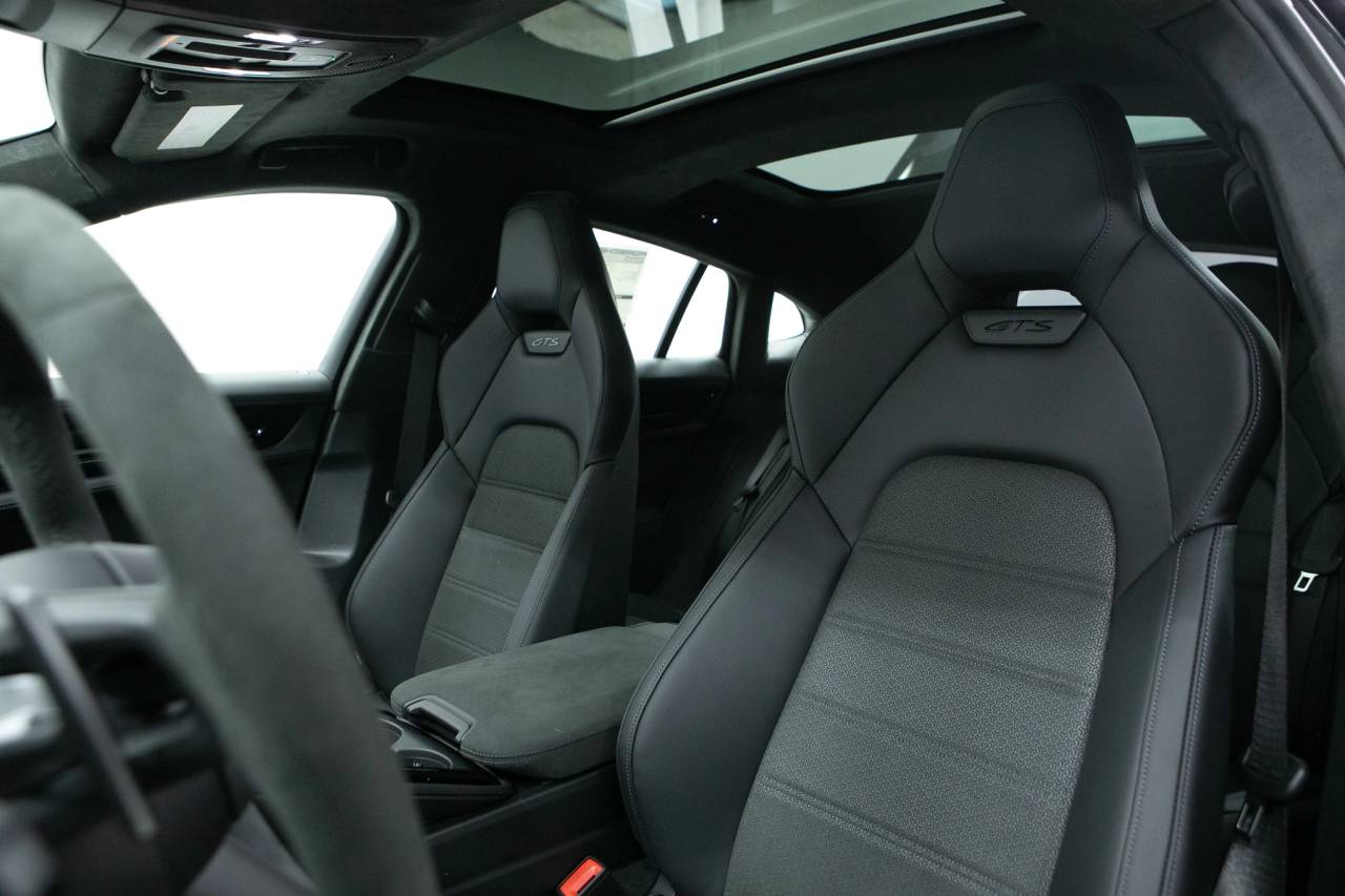 Thumbnail: 2026 Porsche Panamera - 5