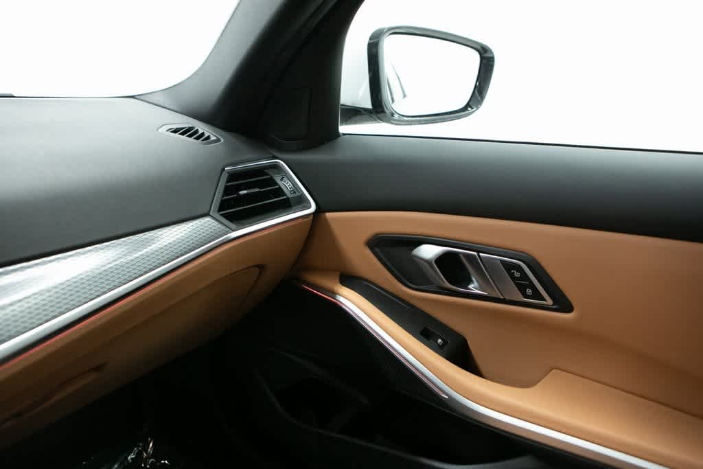 Thumbnail: 2023 BMW 3 Series - 26