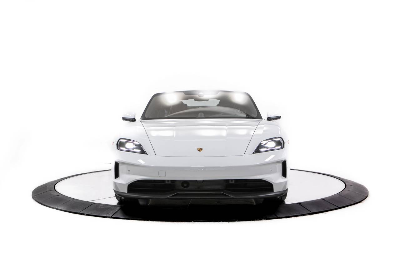 Thumbnail: 2026 Porsche Taycan - 10