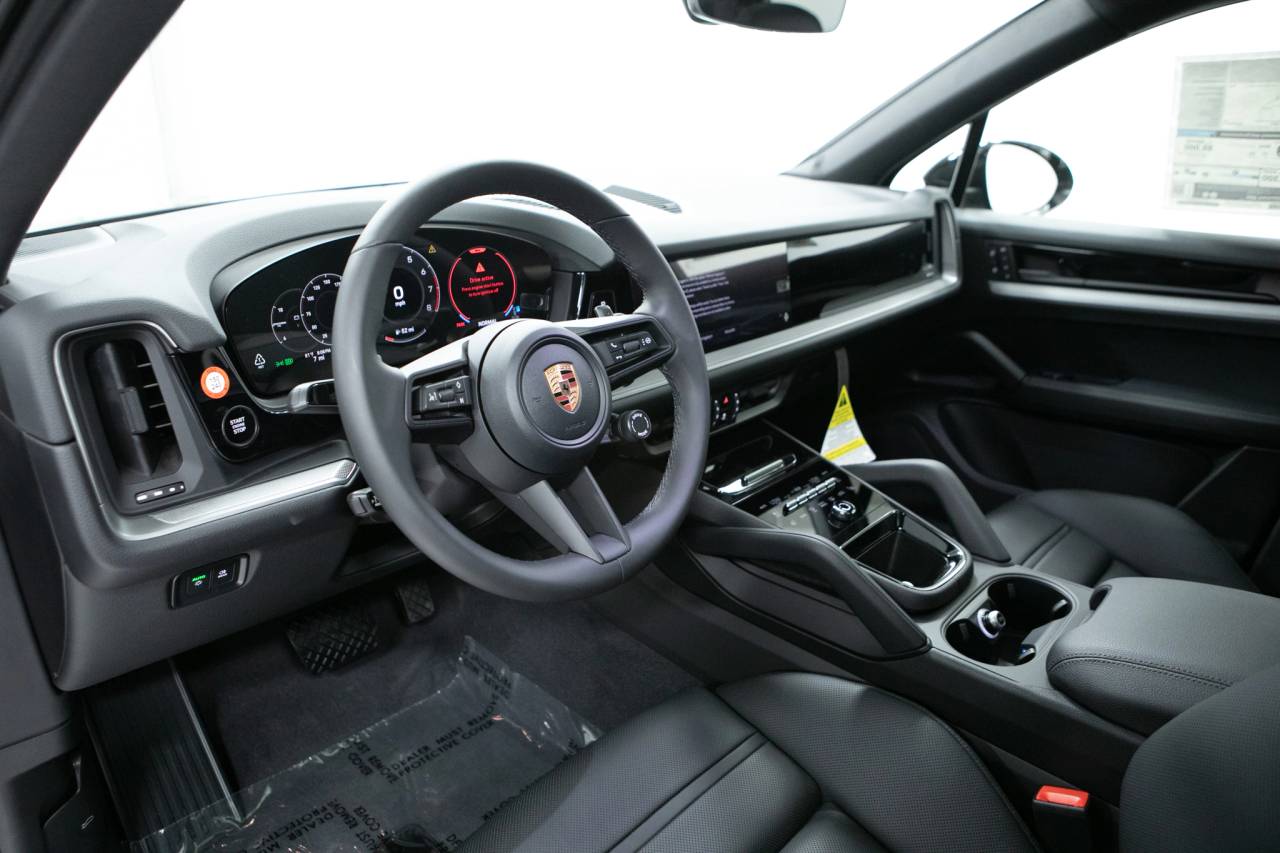 2026 Porsche Cayenne photo 4