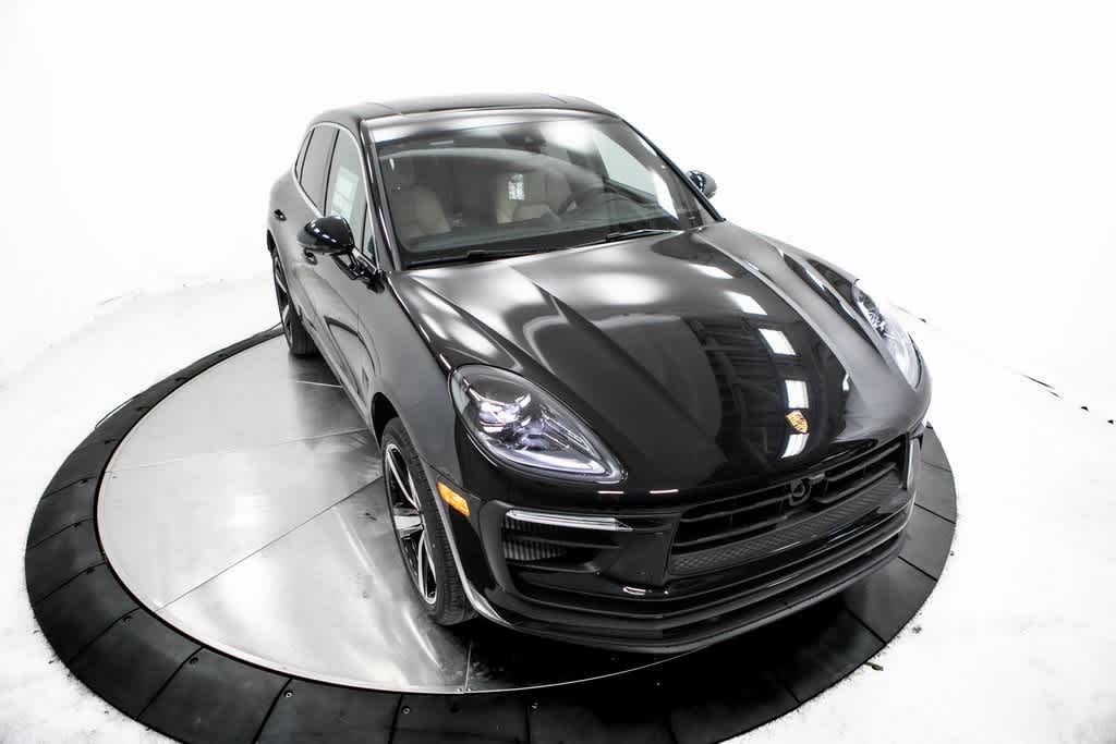 Thumbnail: 2025 Porsche Macan - 40