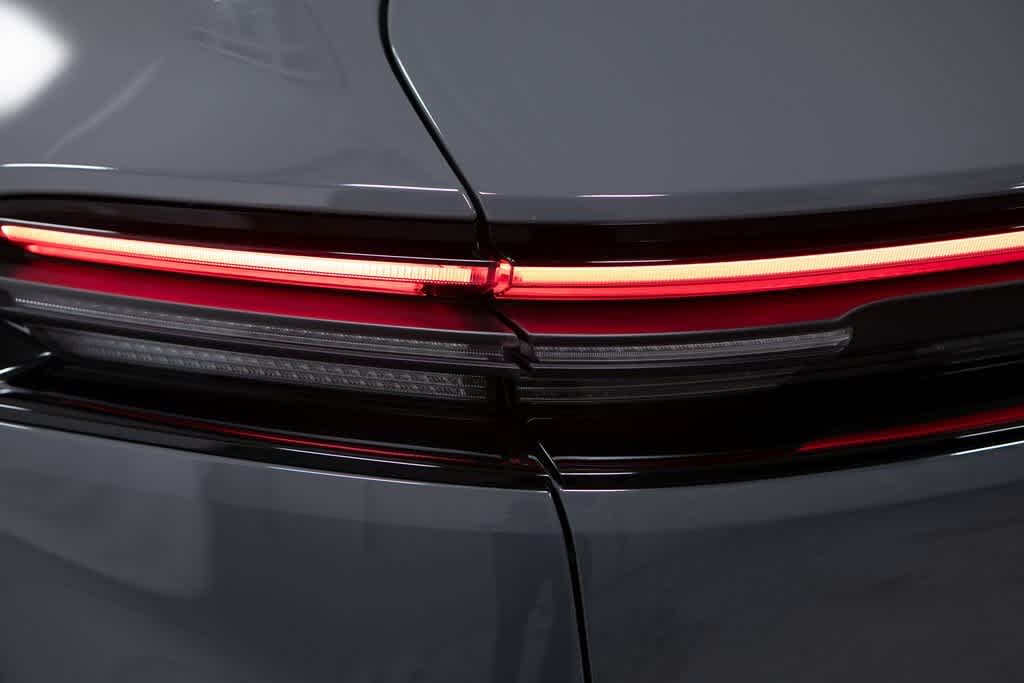 Thumbnail: 2025 Porsche Macan - 36