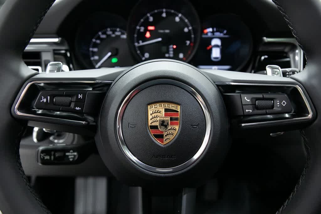 Thumbnail: 2025 Porsche Macan - 14