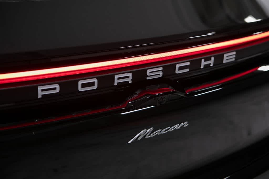 Thumbnail: 2025 Porsche Macan - 36