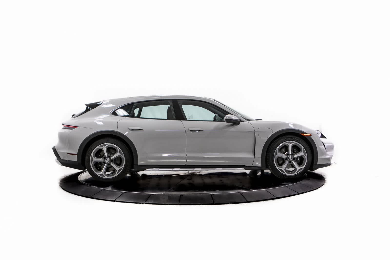 Thumbnail: 2024 Porsche Taycan - 8