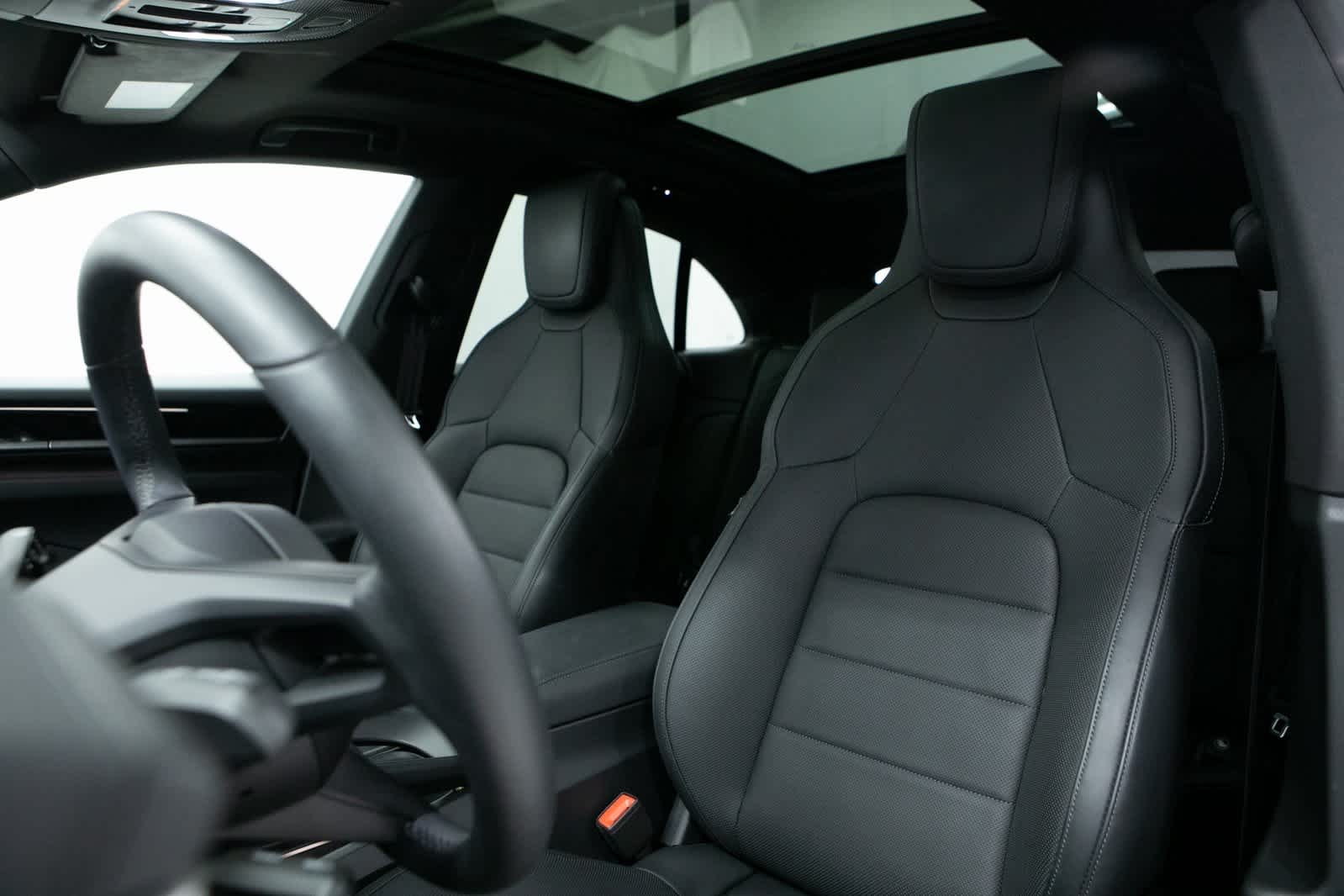 Thumbnail: 2025 Porsche Macan - 5