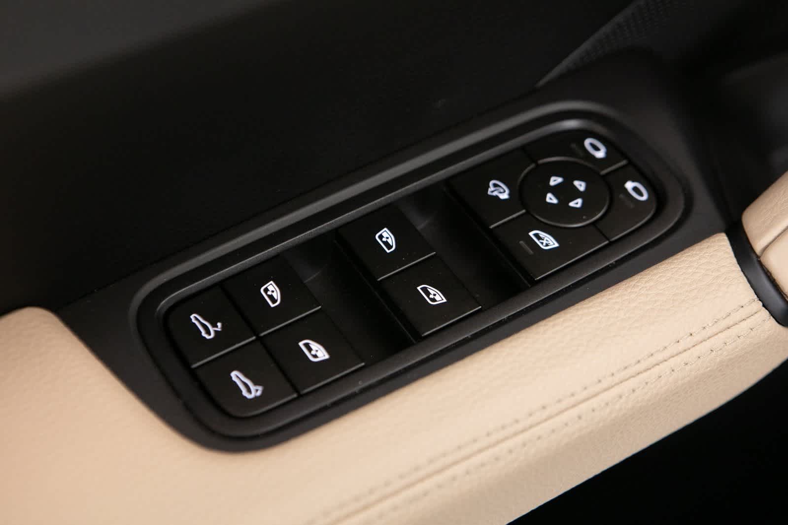 Thumbnail: 2025 Porsche Cayenne - 18