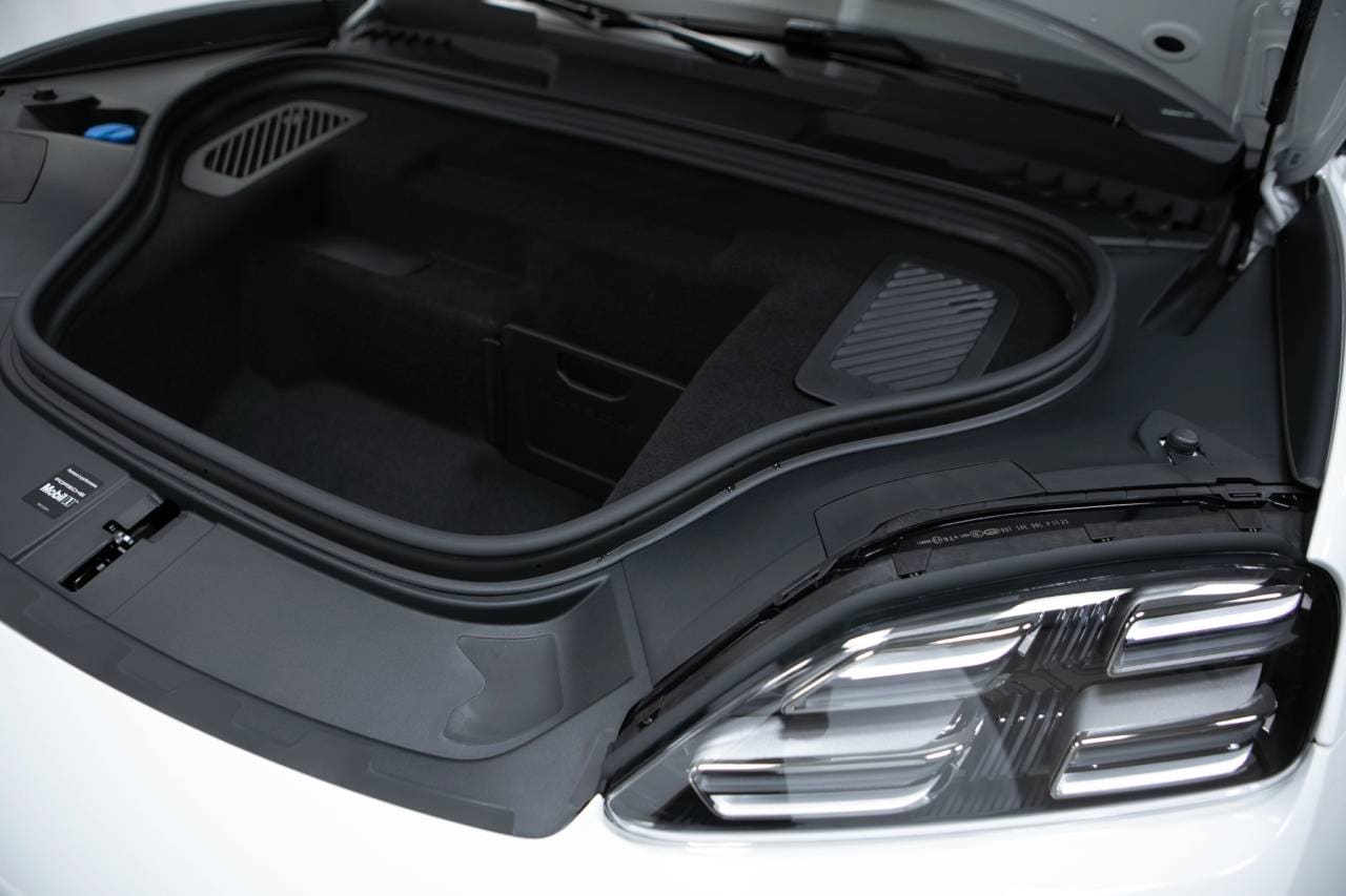 Thumbnail: 2026 Porsche Macan - 40