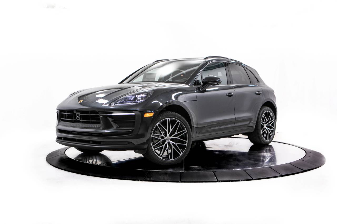 Thumbnail: 2026 Porsche Macan - 1