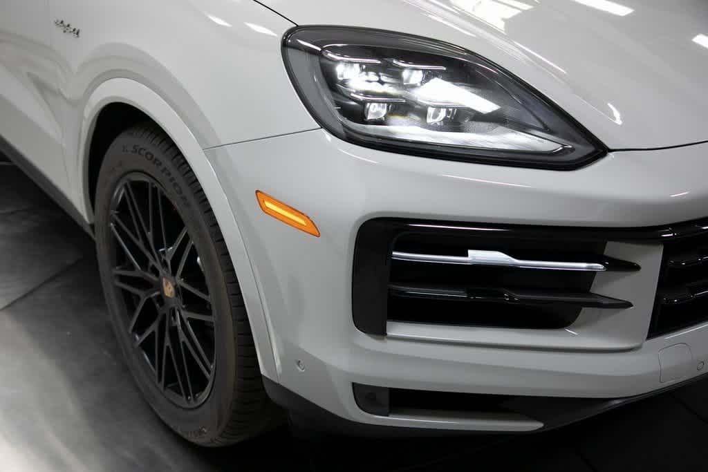 Thumbnail: 2025 Porsche  - 12