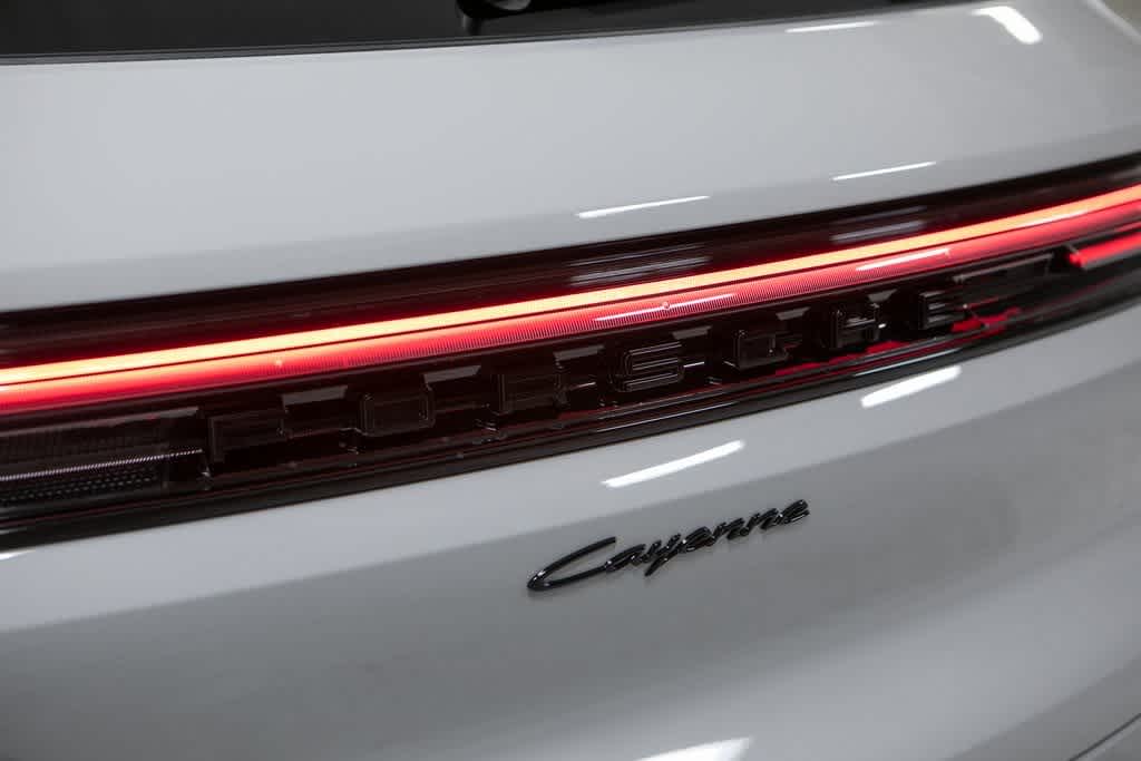 Thumbnail: 2025 Porsche Cayenne - 37