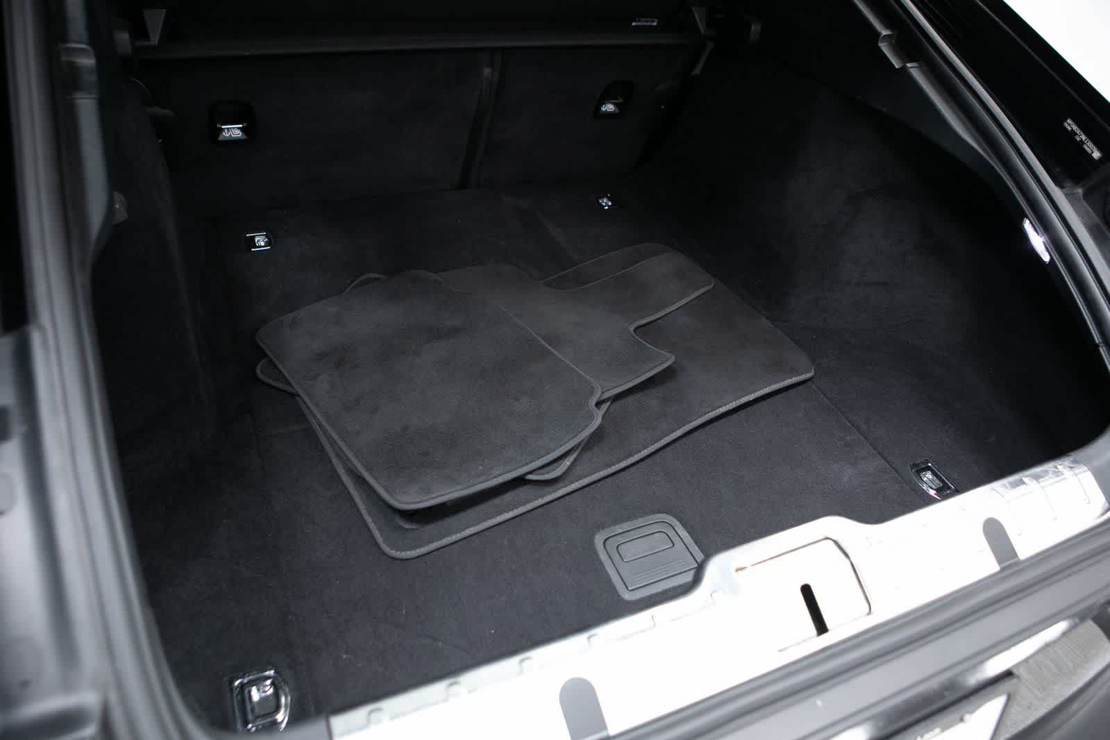 Thumbnail: 2022 Porsche Panamera - 31