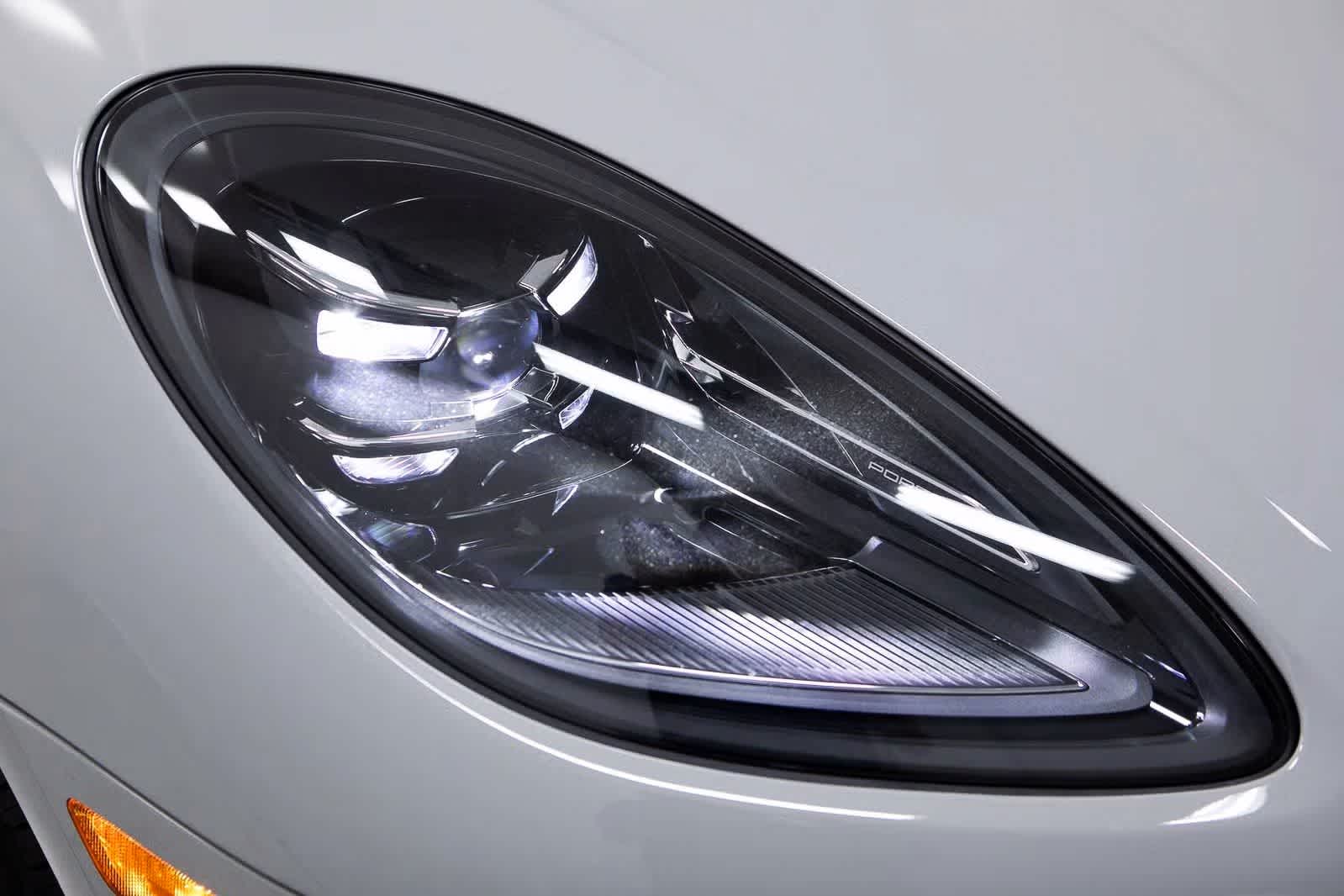 Thumbnail: 2026 Porsche Macan - 16