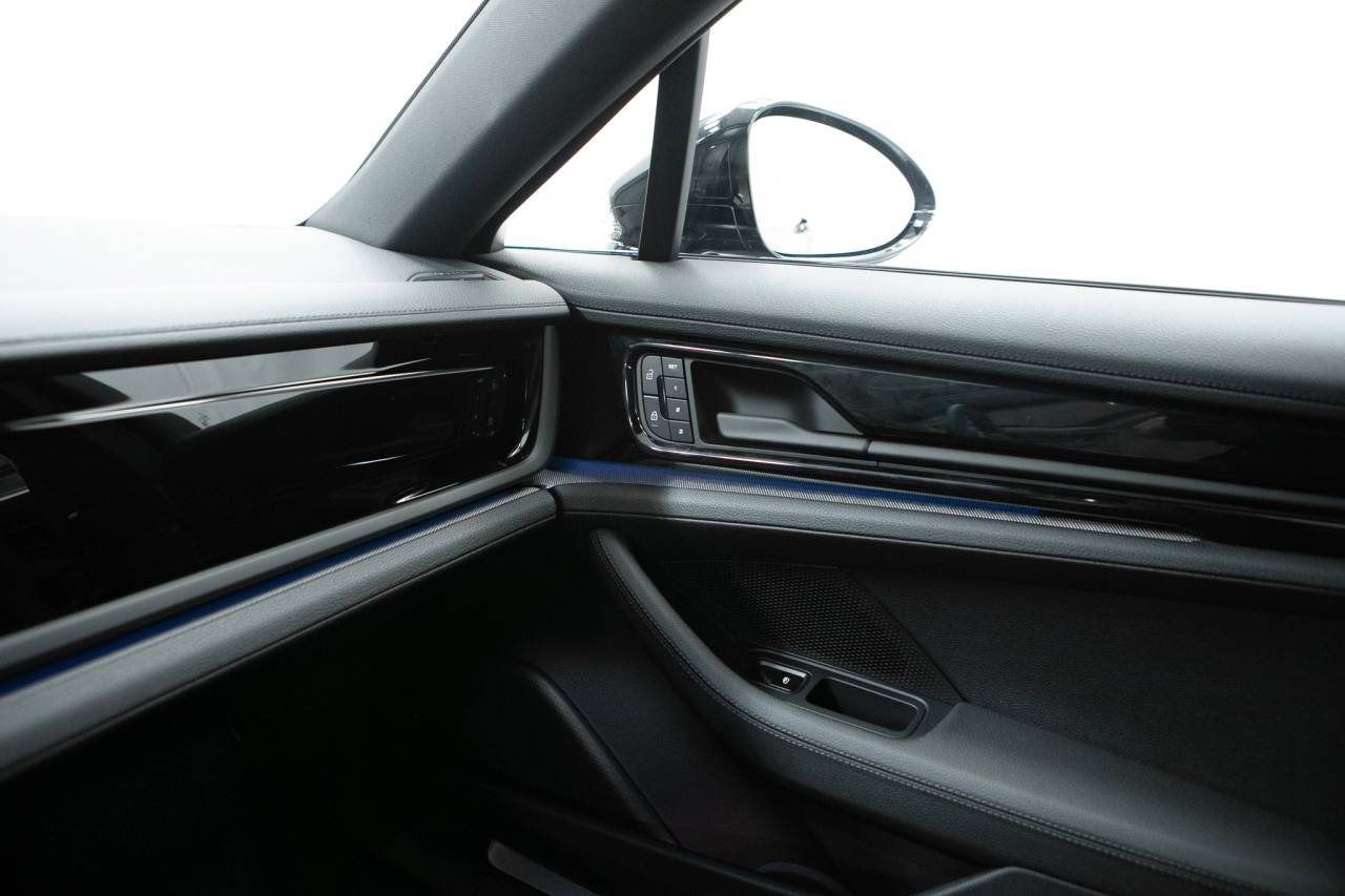 Thumbnail: 2026 Porsche Panamera - 31