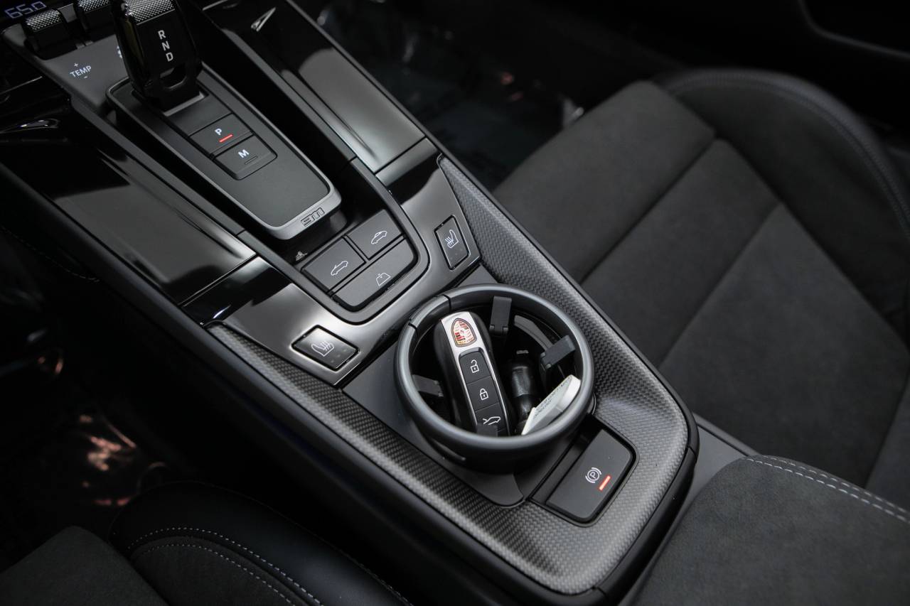 Thumbnail: 2026 Porsche 911 - 30