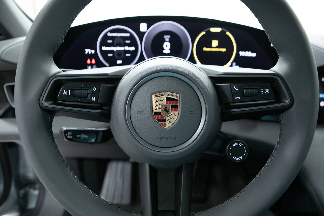 Thumbnail: 2025 Porsche Taycan - 21