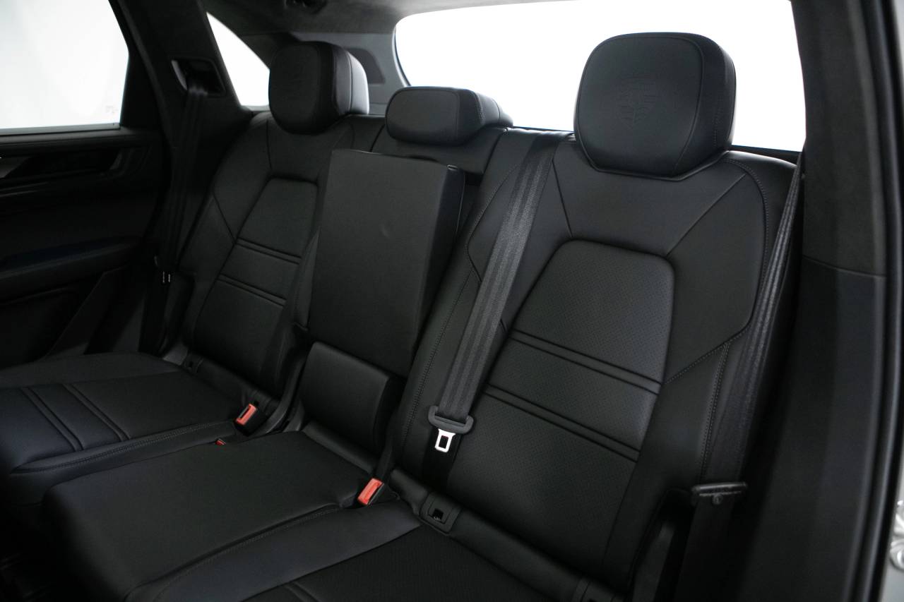 Thumbnail: 2026 Porsche Cayenne - 38