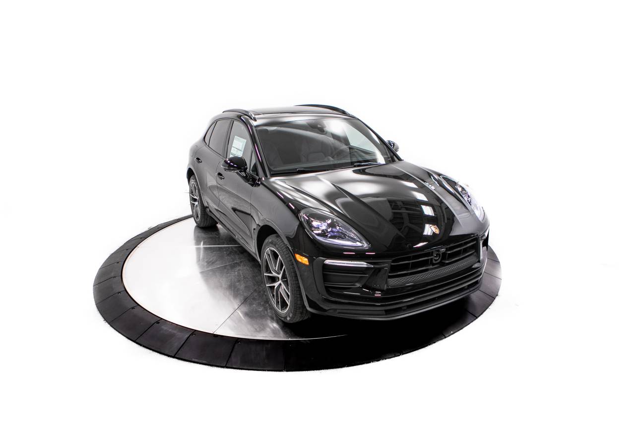 Thumbnail: 2026 Porsche Macan - 19