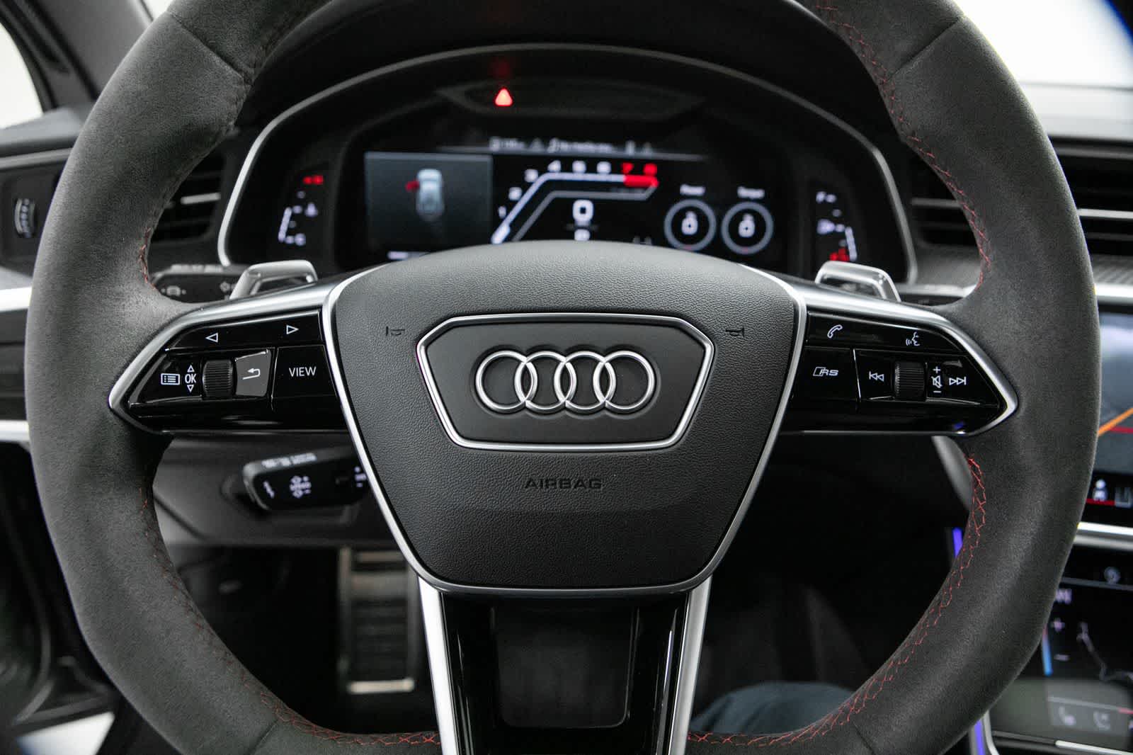 Thumbnail: 2023 Audi RS 6 - 14