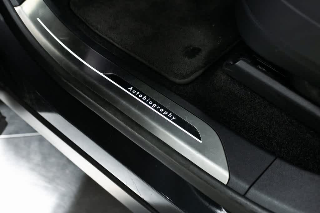 Thumbnail: 2023 Land Rover Range Rover - 19