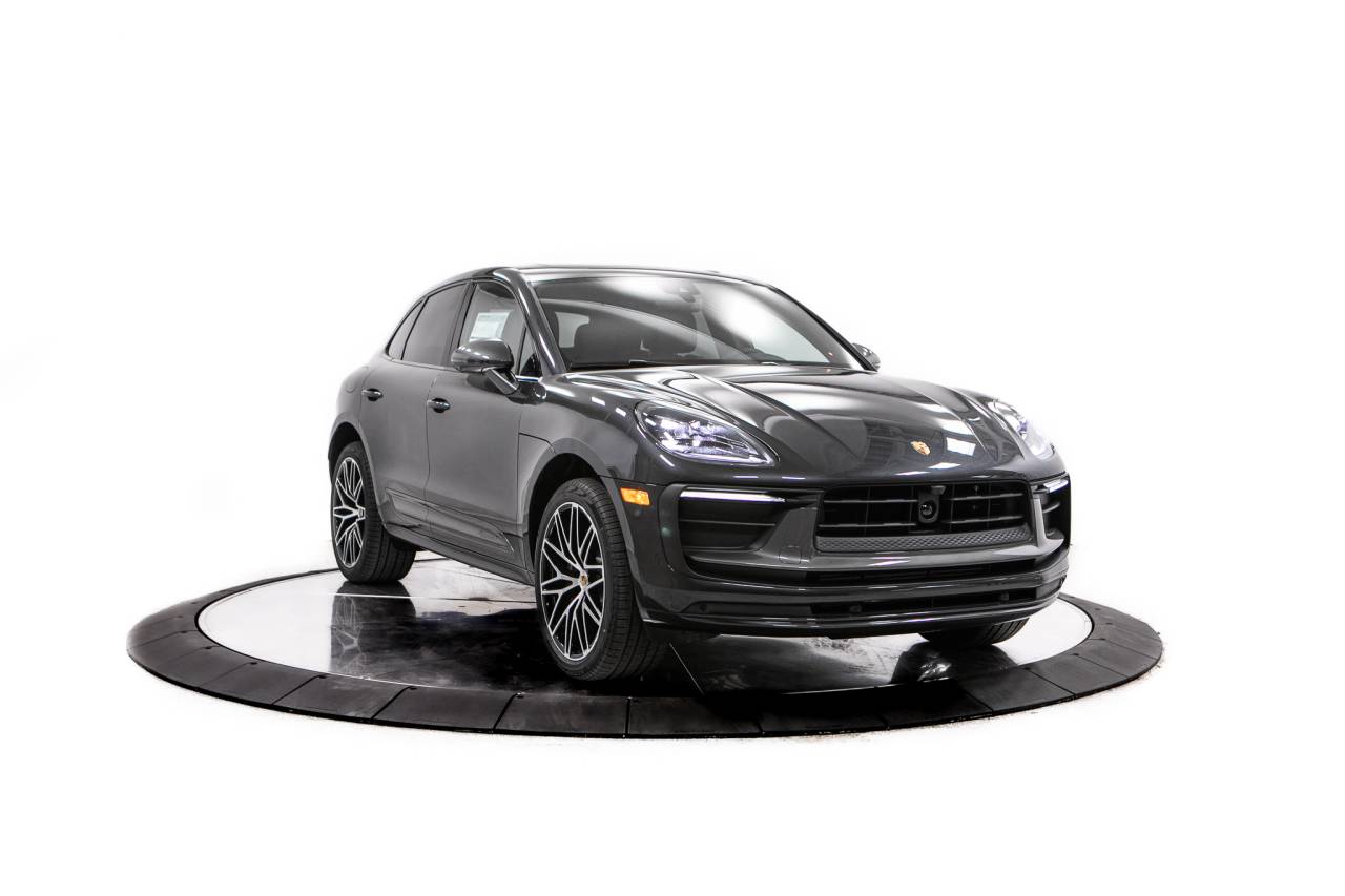 Thumbnail: 2026 Porsche Macan - 9