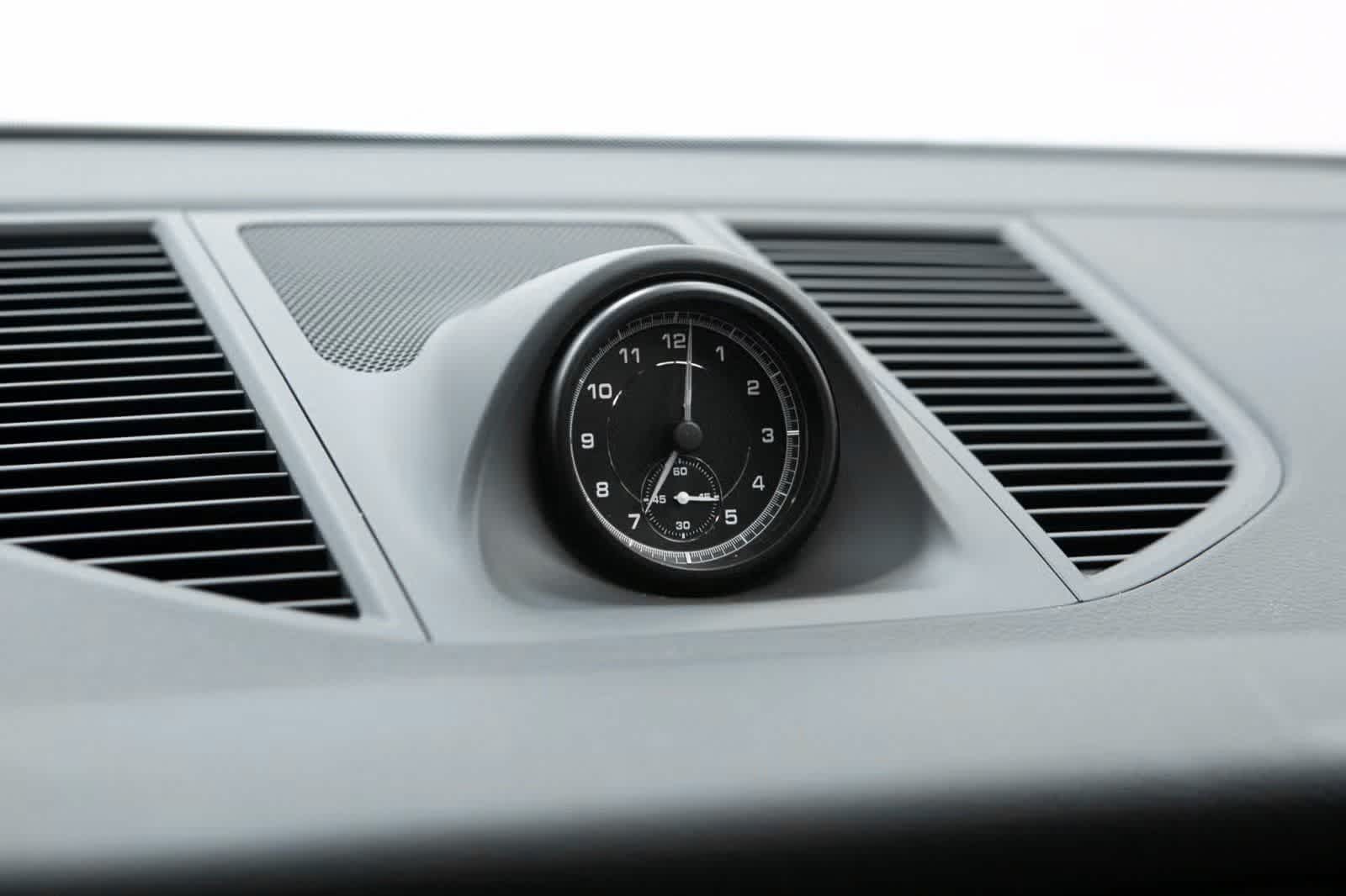 Thumbnail: 2026 Porsche Macan - 27